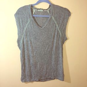 Grey shirt sleeve shirt